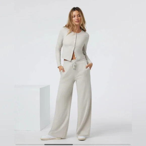 Halo Essential Wideleg Pant - Picture 2 of 7
